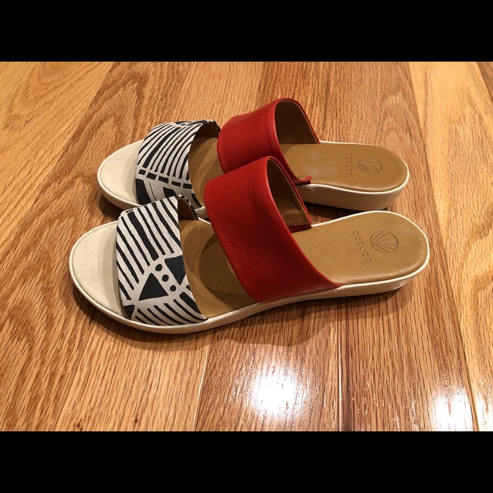 Red & Black Patterned Slide Sandals - Women's Comfort Slides